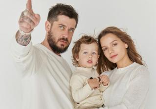 Не упускают случая пошутить про них. Как выглядят жёны комиков?