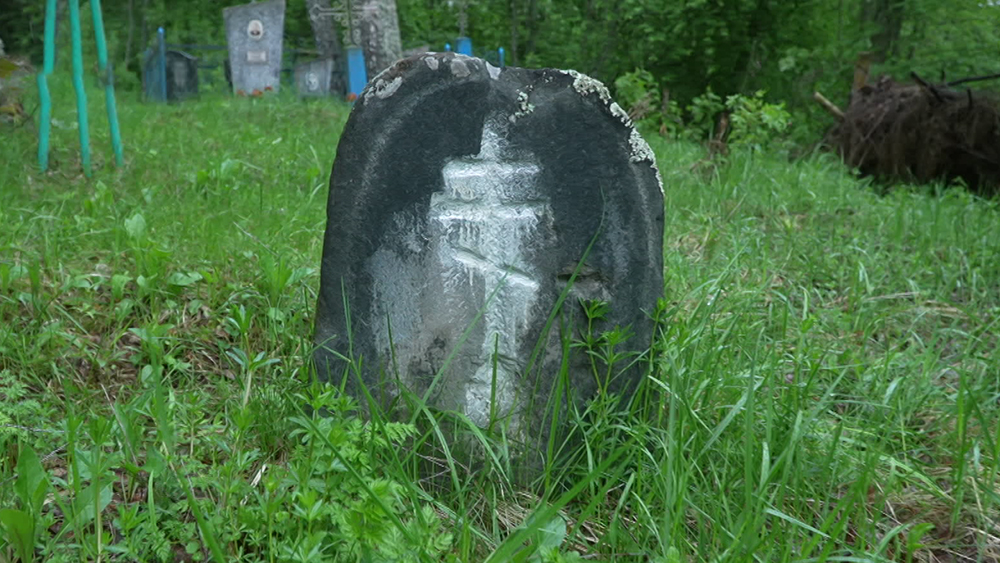 Каменные кресты – тайна Городокского района. Вот несколько версий, откуда они взялись