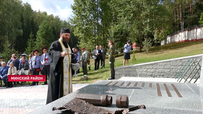 Караев на открытии памятника бойцам, погибшим в годы ВОВ: «Здесь защищали каждый метр»-7