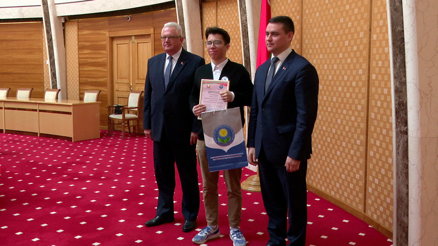 Андрей Иванец и Игорь Карпенко наградили победителей интернет-олимпиады по вопросам избирательного права