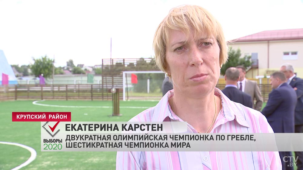 «Надеюсь, олимпийский чемпион на этой площадке вырастет». Карстен на открытии поля для мини-футбола в Крупском районе-7