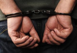 В Минске сотрудник магазина вынес похищенный мобильник под видом мусора 