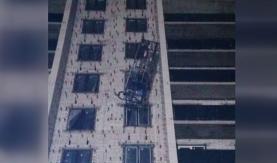 В Казани строительная люлька с пятью рабочими сорвалась с 10-этажного дома 