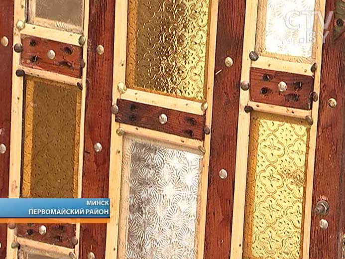 Сказочное казино, изготовленное из подручных материалов, украсит один из дворов на проспекте Независимости в Минске