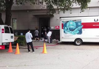 Китайские дипломаты покинули генконсульство в Хьюстоне