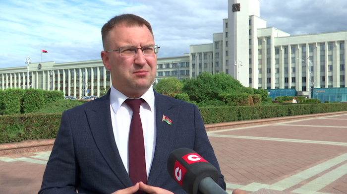 Клишевич о Лукашенко: в 1994 году Беларусь попала в надёжные руки государственника до мозга костей