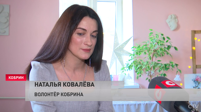 Детская арт-студия помогает нуждающимся людям с помощью открыток. Как это работает?-13