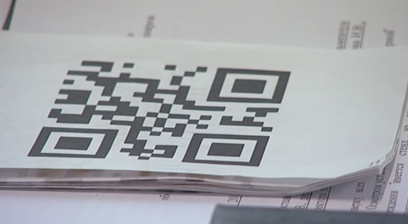 На фасадах культурных объектов Несвижа появился QR-код