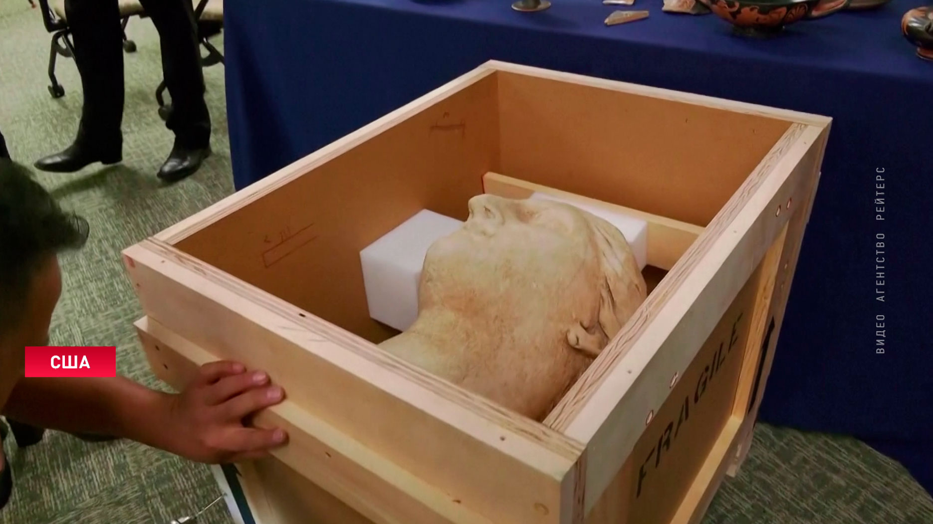 Власти Нью-Йорка вернут Италии 58 украденных предметов старины. Их стоимость – 19 млн долларов-4 Власти Нью-Йорка вернут Италии 58 украденных предметов старины. Их стоимость – 19 млн долларов-4