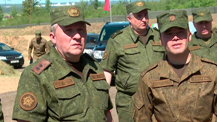 Виктор Хренин проинспектировал постановку на боевое дежурство комплекса С-400