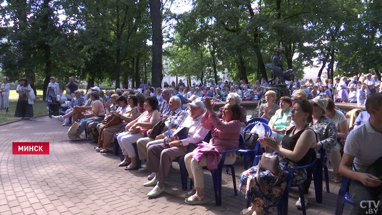 Около Купаловского театра прошёл пятый по счету концерт цикла «Губернаторский сад»-10