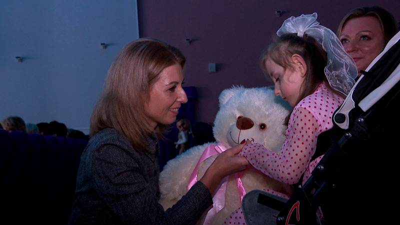 «Все краски жизни для тебя». Белорусы собрали средства на лечение 6-летней девочки с ДЦП
