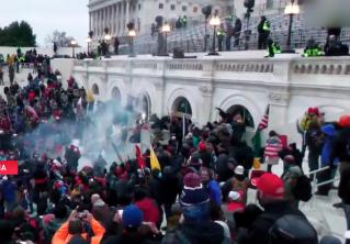 Трамп пообещал беспрепятственно передать власть Байдену 20 января