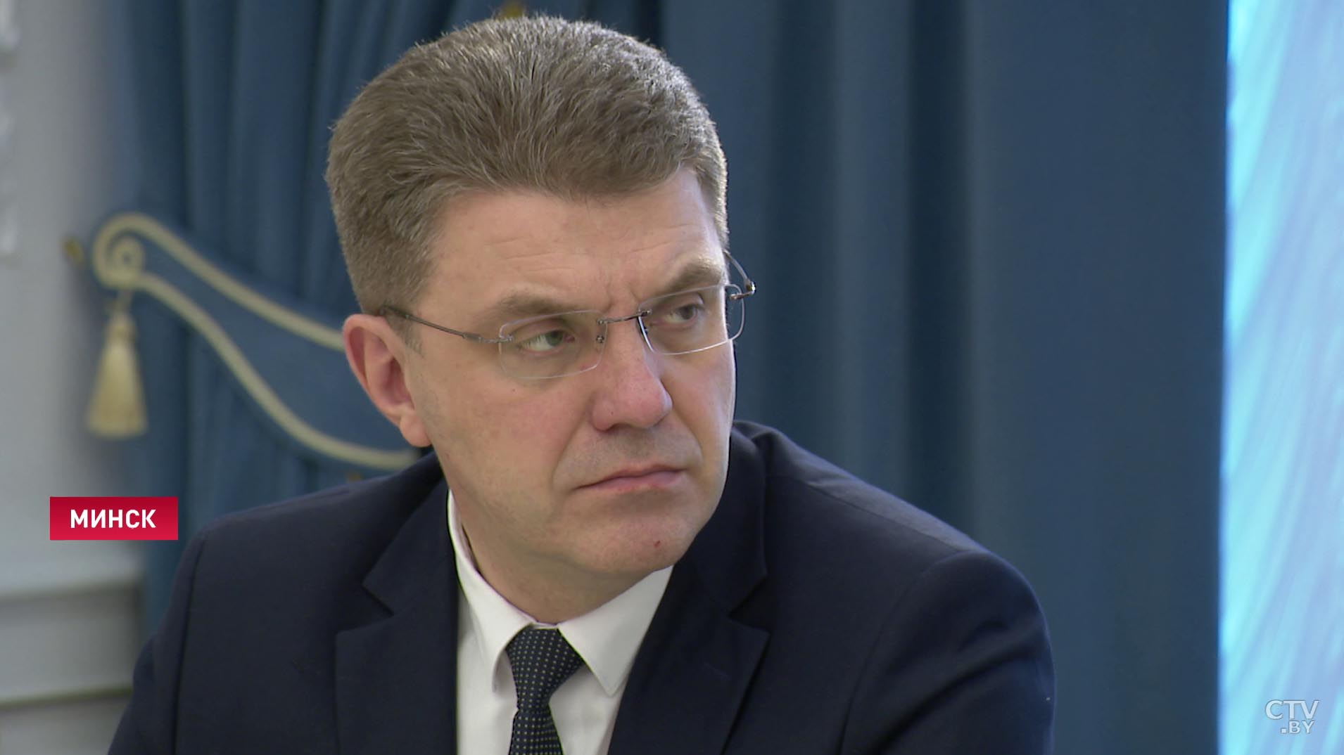 Александр Лукашенко: если вы этого не понимаете, я за оставшийся промежуток своей жизни президентской вам всем персонально объясню-10