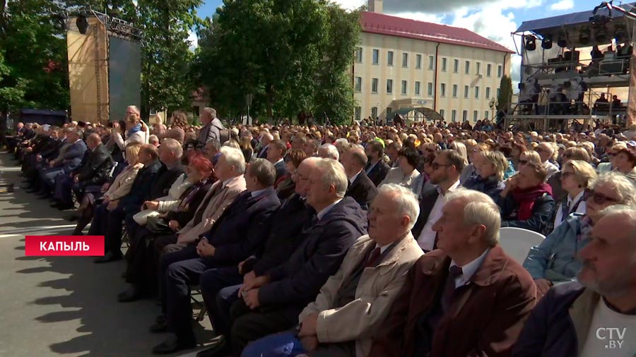 Сёння тут пануе роднае слова. Паглядзіце, якая цырымонія адкрыцця Дня пісьменства прайшла ў Капылі-7