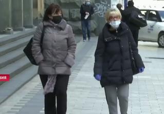 Из-за коронавируса в Латвии вводят масочный режим, а в крупных городах Грузии запретили передвижение ночью