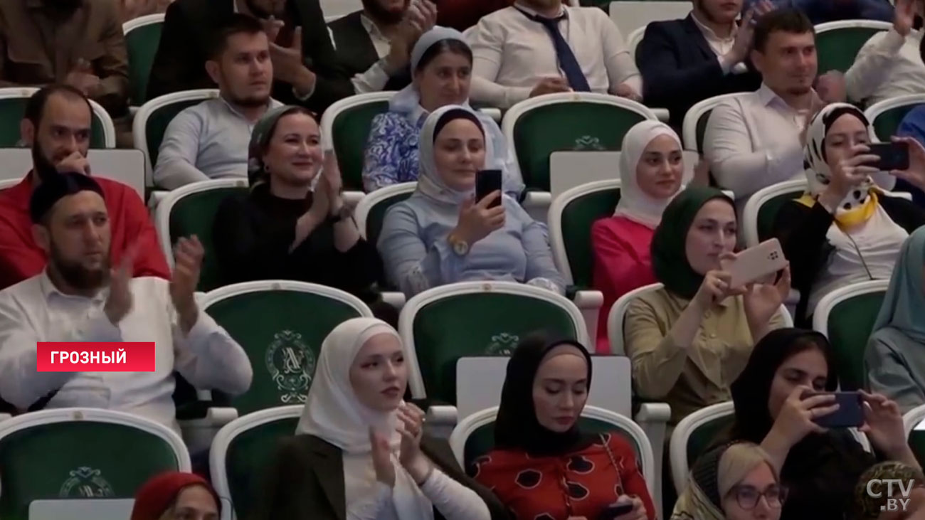 Корреспондент СТВ стала победительницей премии «Золотое перо». Награждение прошло с участием с Рамзана Кадырова-10
