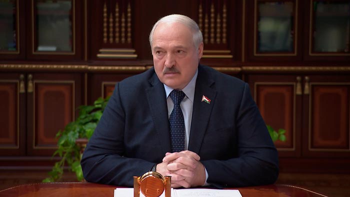 Лукашенко: «Если вам американцы не продают лекарства, купите их в Индии, купите их на Кубе»