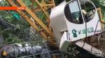 В центре Бангкока строительный кран рухнул на магазин и машины: пострадали 10 человек