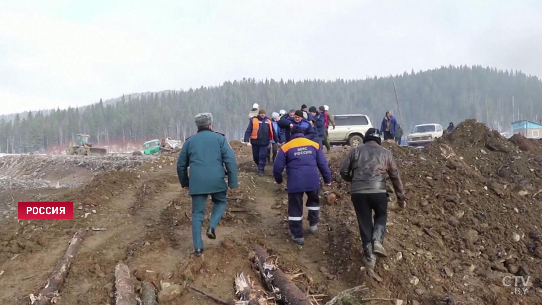 Полиция обнаружила одного из пропавших без вести на прорыве дамбы в Красноярском крае-1