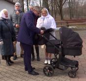 «У нас даже не двойной, а тройной праздник». В этой семье двухмесячного сына крестили в день референдума