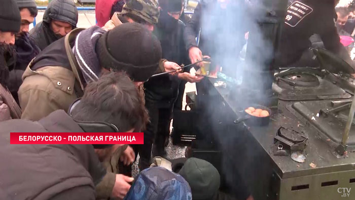 Ситуация с беженцами на границе: почти ежедневные рейсы на родину и помощь от белорусов-4