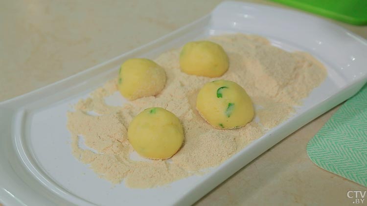 Готовим картофельные крокеты с пармезаном. Простая идея вкусного завтрака-4
