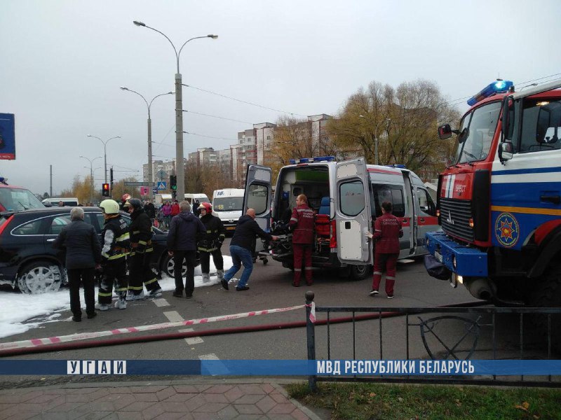 В Бресте на перекрёстке участниками аварии стали пять машин-1