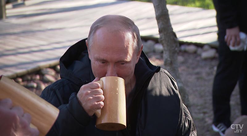 Александр Лукашенко лично сел за руль: президенты Беларуси и России побывали на Трофимовой кринице-13 Александр Лукашенко лично сел за руль: президенты Беларуси и России побывали на Трофимовой кринице-13