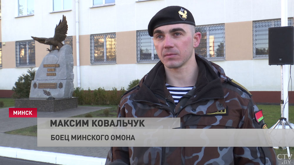 «Это та сила, которая противостоит злу». Кубраков поздравил ОМОН с 33-летием и вручил награды лучшим сотрудникам-10