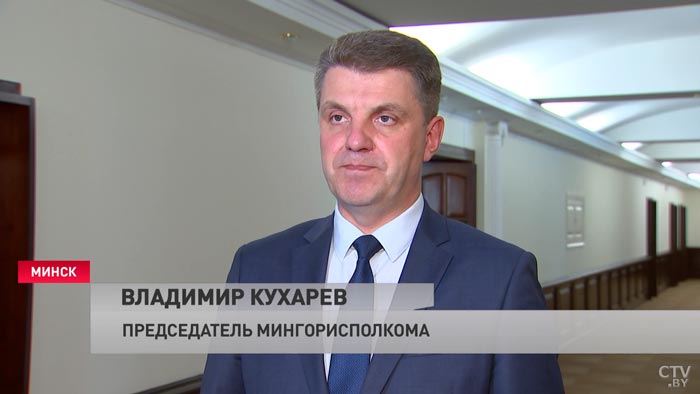 «Мой вопрос состоял в льготном проезде». Владимир Кухарев встретился со студентами БГЭУ-7