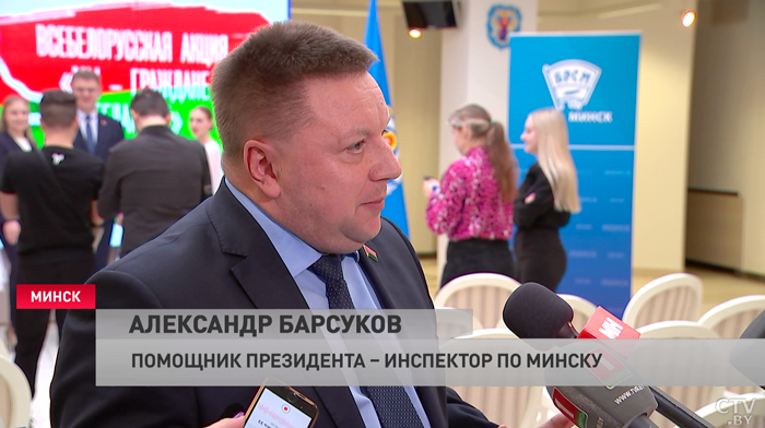 «Чувствую ответственность за свою страну». 40 юных минчан получили паспорта из рук Владимира Кухарева-10