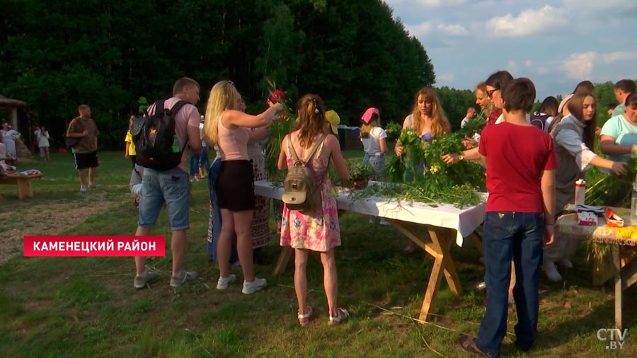 Уха на берегу реки и прыжки через огонь. Как отмечают Купалье в Беловежской пуще?-1
