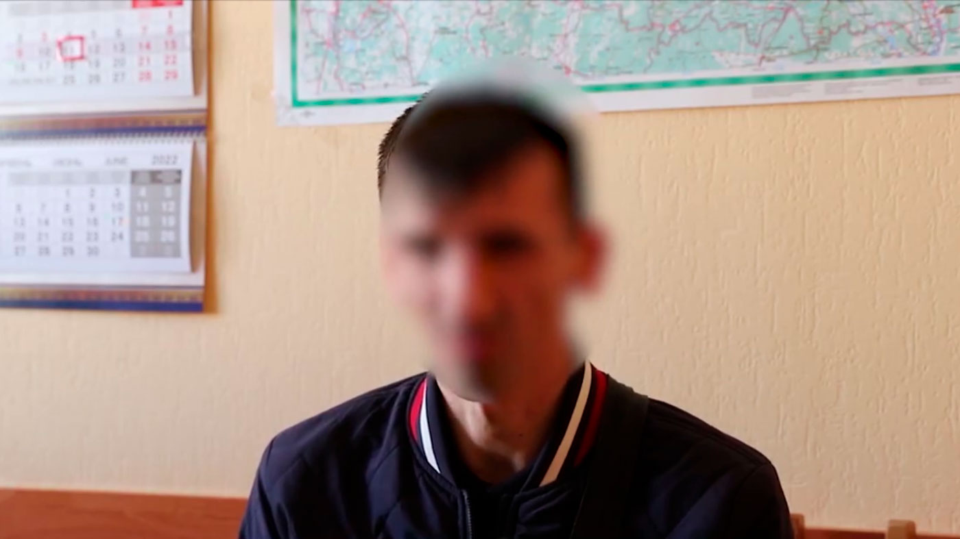 «Сделали грязные дела моими руками». Курьер, который забирал деньги у обманутых пенсионеров, рассказал правду