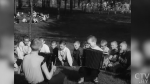 «Посвящали мальчиков в рыцари, мазали пальцы краской»: традиции детских летних лагерей СССР в воспоминаниях очевидцев «Посвящали мальчиков в рыцари, мазали пальцы краской»: традиции детских летних лагерей СССР в воспоминаниях очевидцев