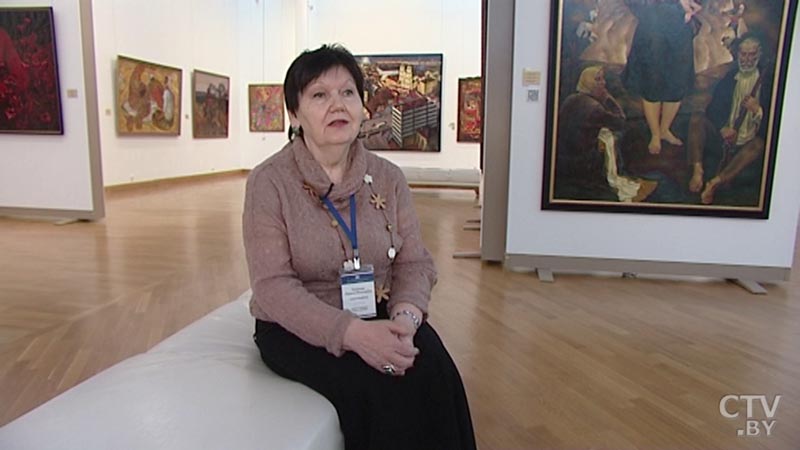 «Стараешься быть в стороне и вместе с тем всё наблюдать»: как  закройщица женского платья стала смотрителем музея? -1