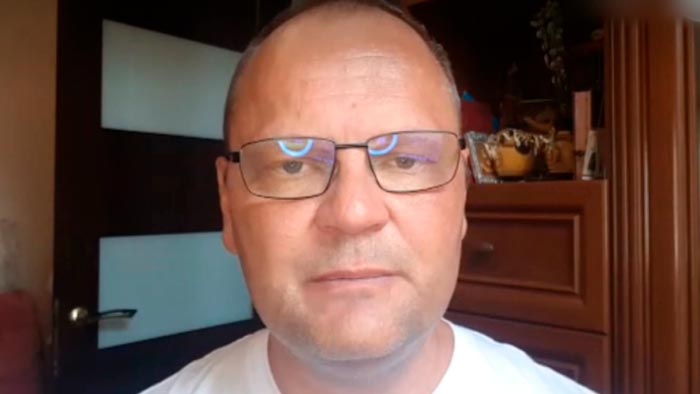 «Люди просто уезжают массово». Руководитель латвийской партии рассказал, что сейчас происходит в стране