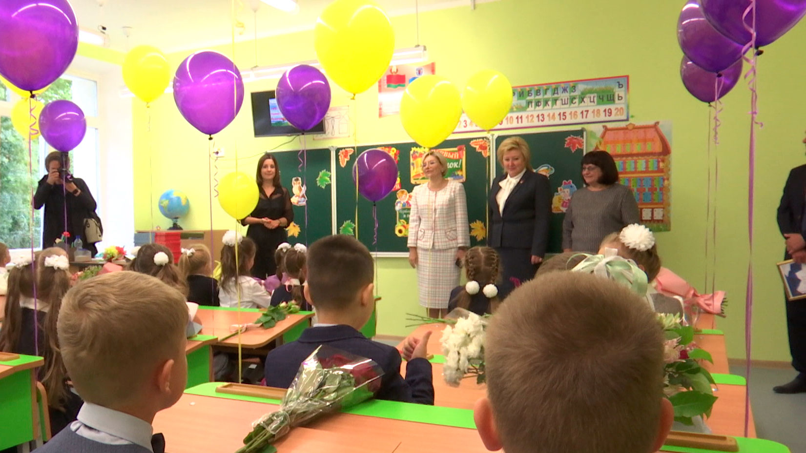 «День знаний – день возможностей для наших детей». Надежда Лазаревич посетила открытие школы №160 в Минске