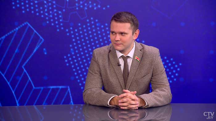 Андрей Лазуткин: «Эти новые лидеры, типа Зеленского, не знают, за что хвататься, они выросли совсем в другой системе»-1 Андрей Лазуткин: «Эти новые лидеры, типа Зеленского, не знают, за что хвататься, они выросли совсем в другой системе»-1
