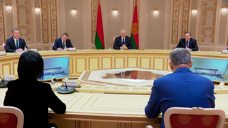 «Мы можем договориться на десятилетия вперёд!» Как прошла встреча Лукашенко с губернатором Ленобласти? «Мы можем договориться на десятилетия вперёд!» Как прошла встреча Лукашенко с губернатором Ленобласти?