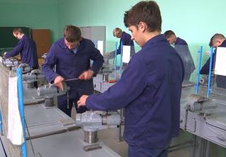 Ценный опыт и знания: каким рабочим специальностям обучают в сельскохозяйственном лицее в Воложине  