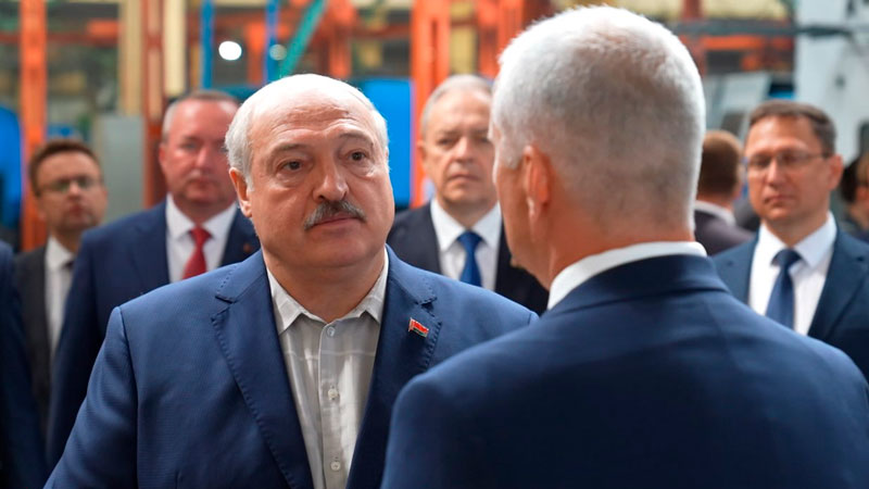 Лукашенко – директору «Могилёвлифтмаша»: если у тебя мало мощностей, надо задействовать другие