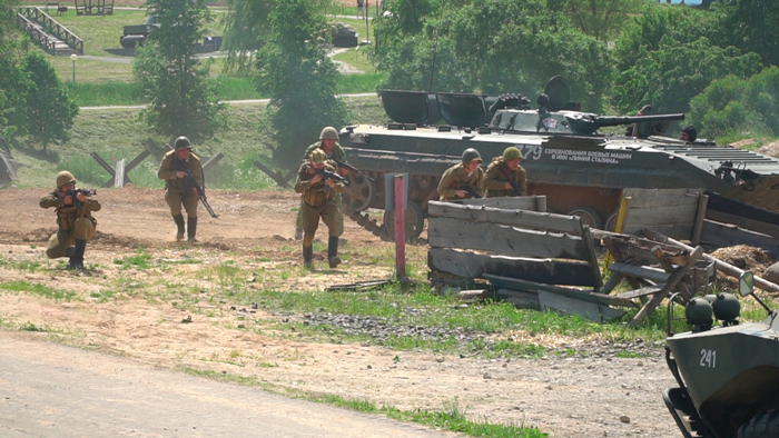 Как сражались за Родину? На «Линии Сталина» показали реконструкцию боёв Великой Отечественной