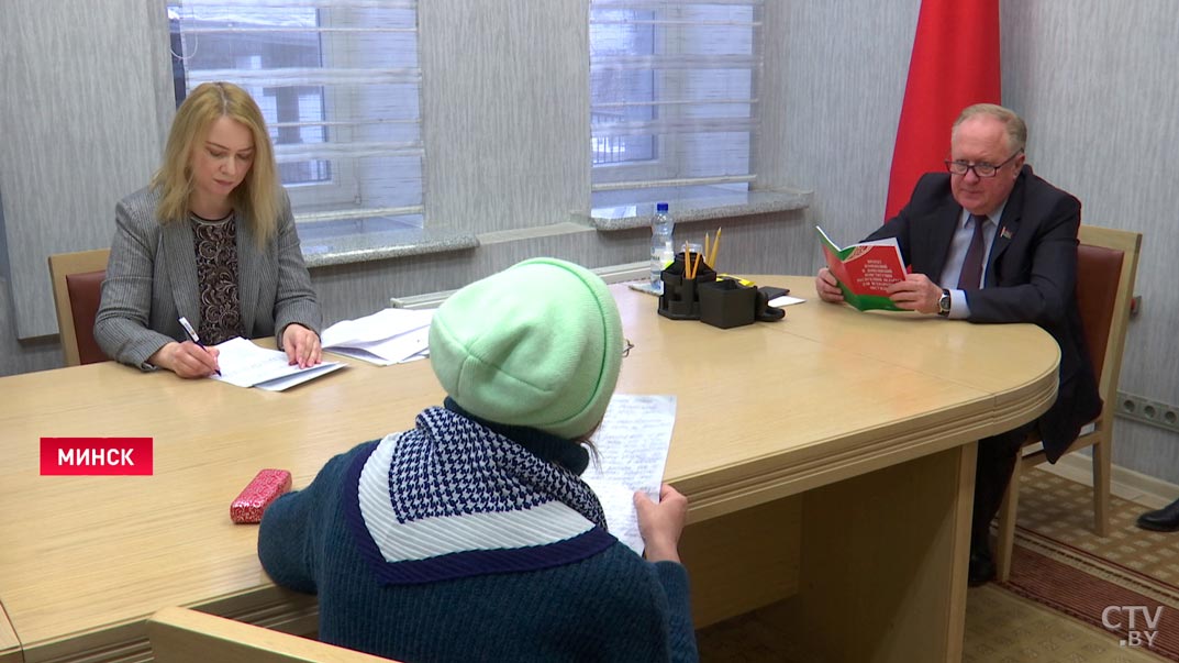 Лискович о приёмах граждан: «Очень многие высказывают слова поддержки и благодарят нашего Президента за мирное небо»-4