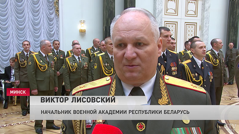 Александр Лукашенко: «Белорусский народ очень ценит и уважает всех, кто по зову сердца выбирает профессию служить своей стране»-15