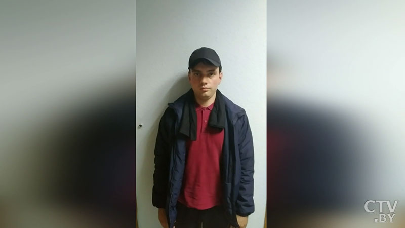 В Минске задержан 29-летний парень. Он расклеивал листовки на остановке -4