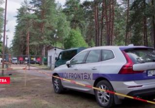 В литовском центре приёма беженцев протестуют нелегальные мигранты. Полиция закрывает людей машинами