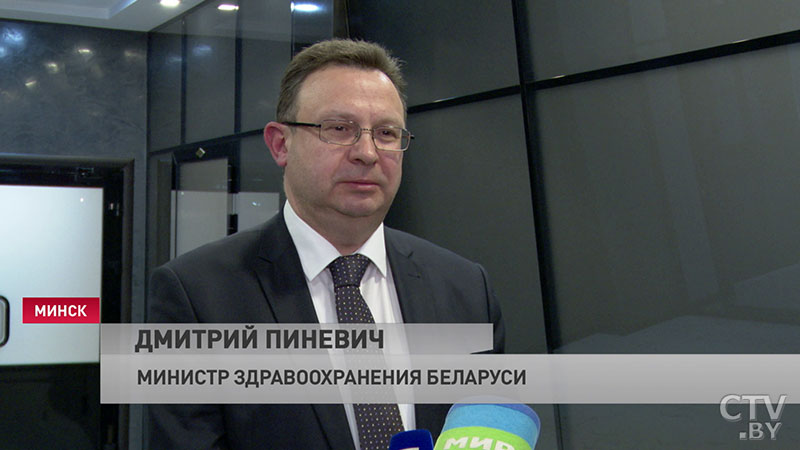 «Выпущена на мощностях нашего предприятия». В Беларуси произвели первые валидационные серии вакцины «Спутник V» -7