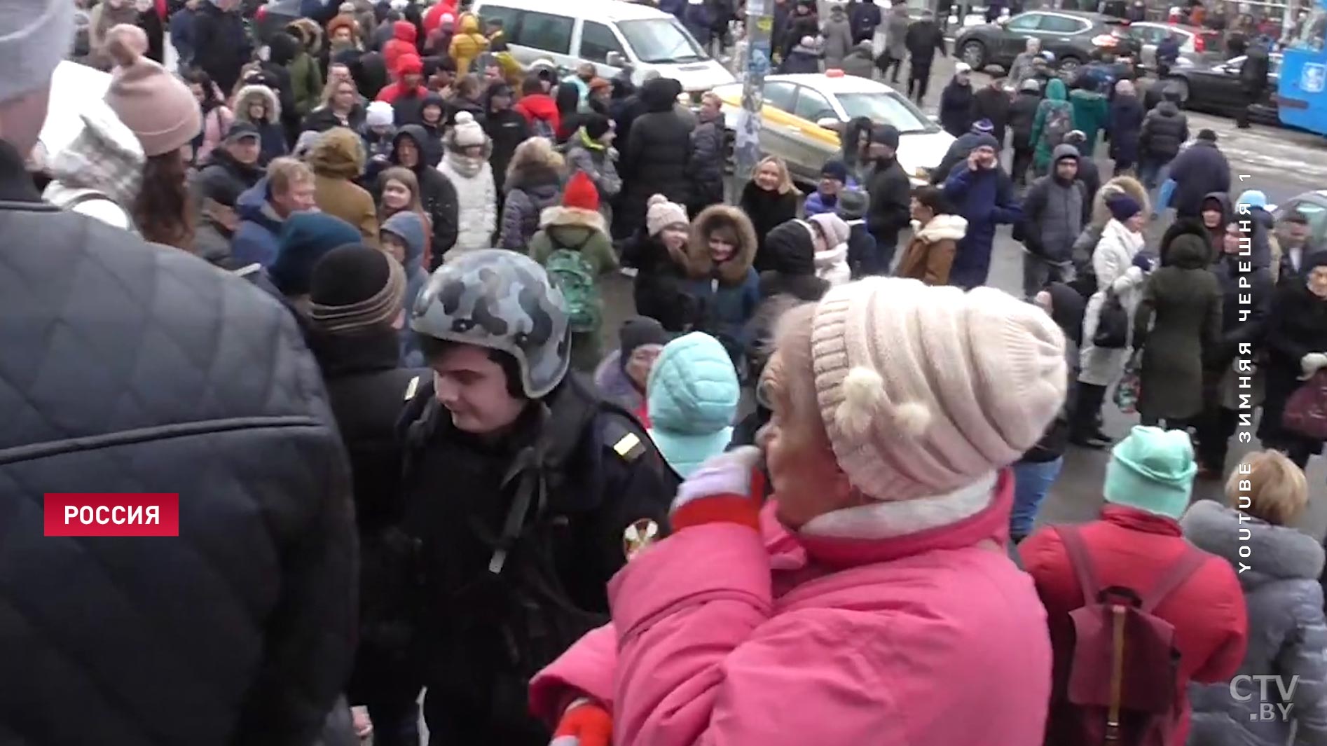 Несколько тысяч человек были эвакуированы из ТЦ в Москве из-за сообщений о взрывчатке-4