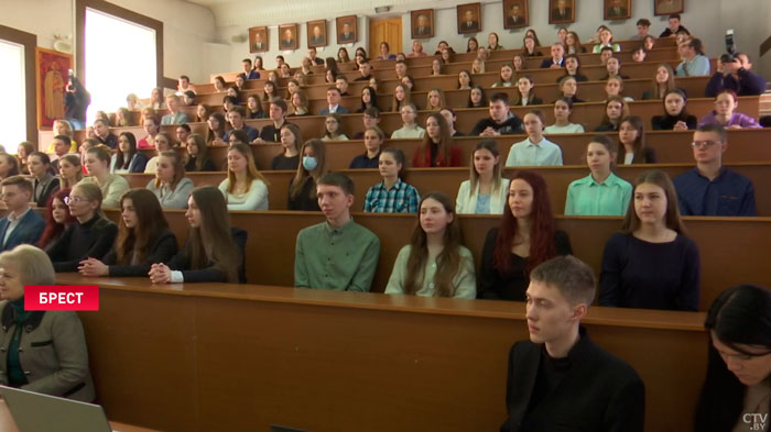 Игорь Луцкий встретился со студентами в Бресте в рамках «Зачётного разговора»-1